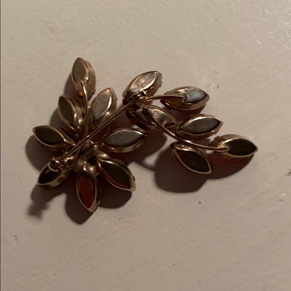 Beautiful Pin - Picture 2 of 2